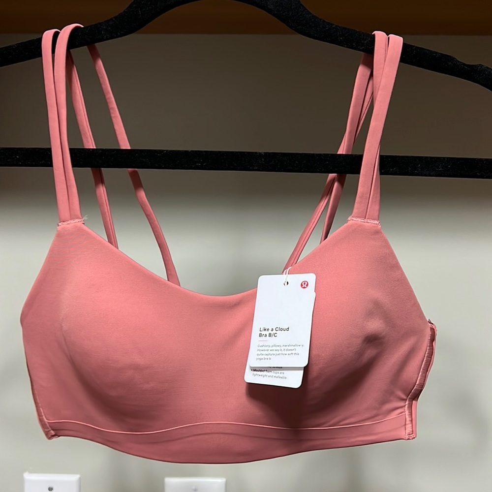 Lulu Lemon Like a cloud Bra. brand new with tags